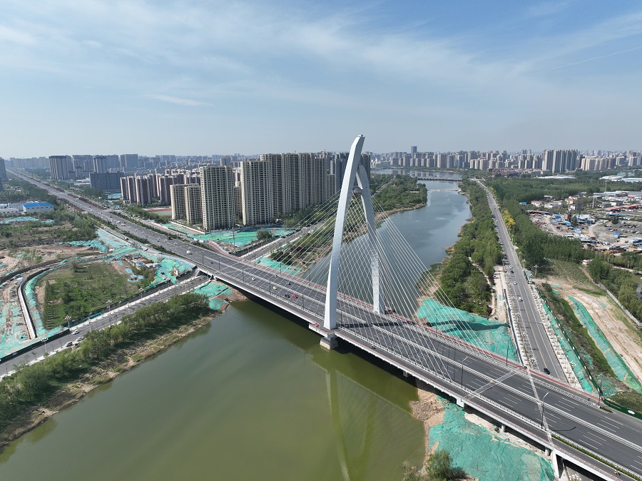 （晚報）“魯西第一拱”進(jìn)入通車倒計(jì)時（主(2594137)-20220418114743.jpg